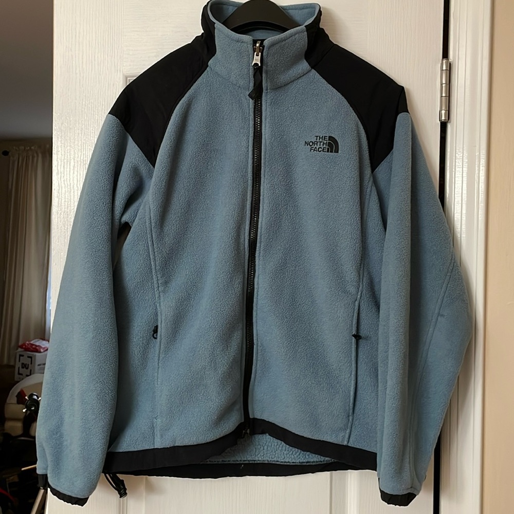 Women’s North Face jacket.  Very good condition. Size medium